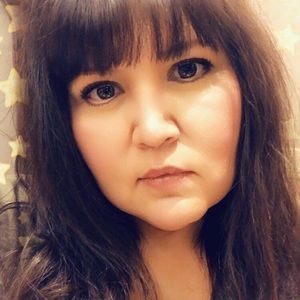 Meet your Posher, Cassandra